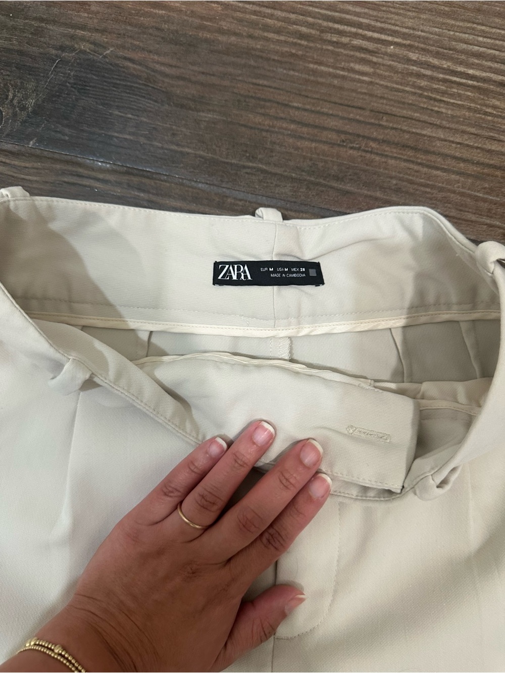 Zara Women's Cream Straight-Leg Trousers - Picture 7 of 14